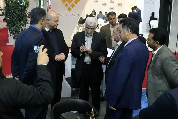نمی‌توانند با تحریم و فشار اقتصادی مانع پیشرفت و رشد ملت ما شوند