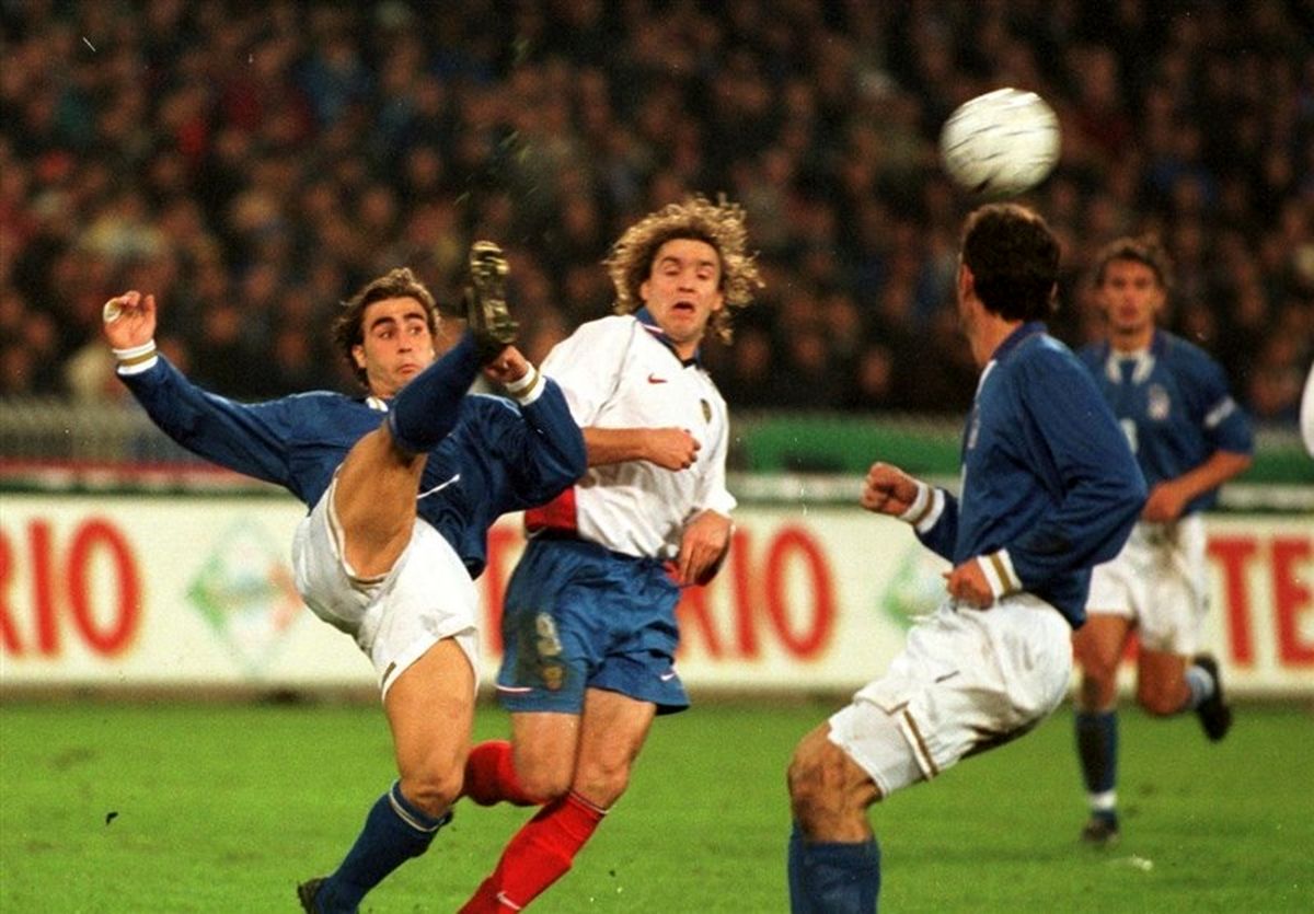 فوتبال جهان | صعود ایتالیا به جام جهانی با بوفون ۱۹ ساله