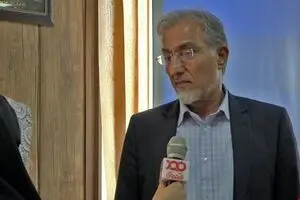 بسیاری از بانک‌های خصوصی باید با هم ادغام شوند/ بانک مرکزی در تیرماه ۹۳۰۰ میلیارد تومان به بانک‌ها داد تا بتوانند درب بانک‌هایشان را باز نگه دارند!/ منابع زیادی از بانک‌های خصوصی گم شده و معلوم نیست کجاست؟