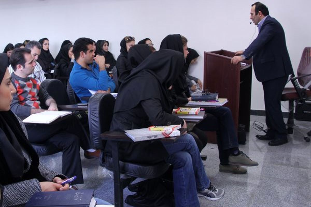 رفع مشکل پرداخت حقوق اساتید کرسی های زبان فارسی در خارج