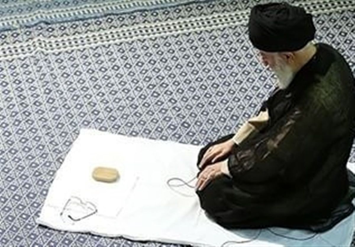 وقتی حسینیه عالی‌ترین مقام ایران با زیلوی میبد تزیین می‌شود / در اماکن مذهبی از زیلو استفاده شود