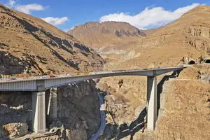 بازدید استاندار تهران از آزاد راه تهران-شمال