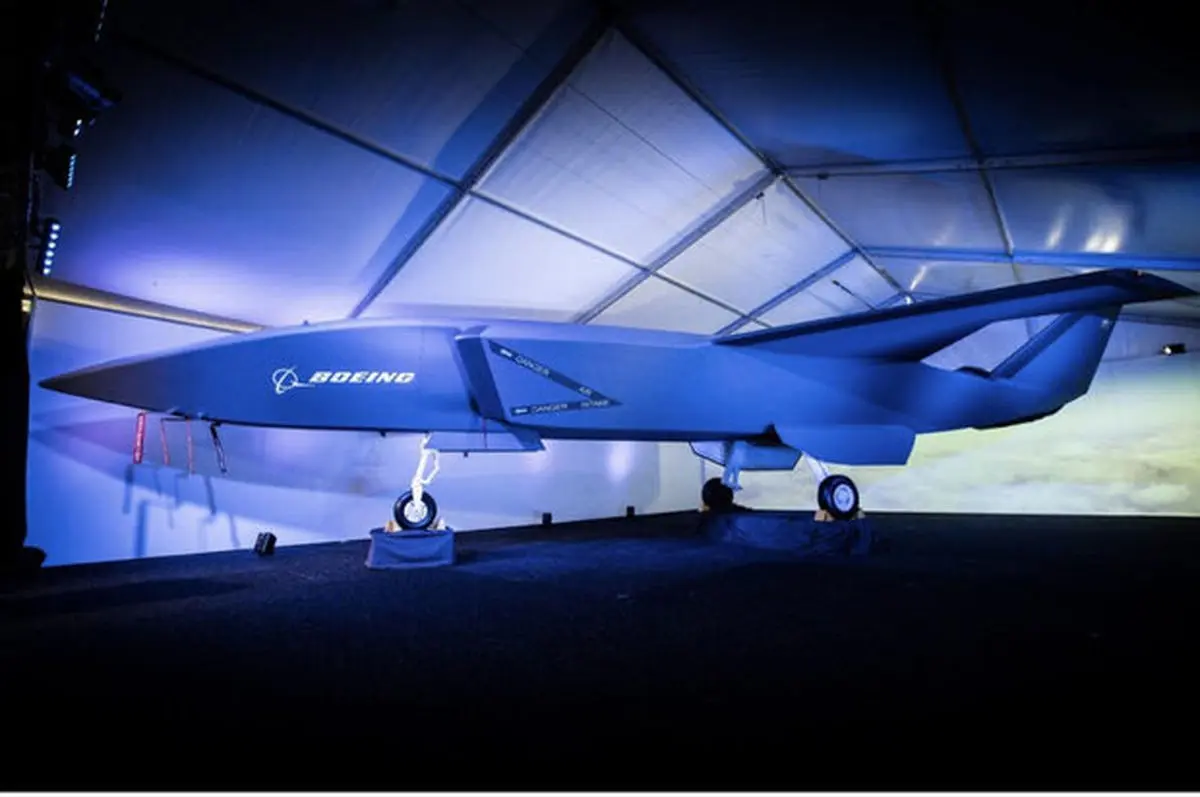 بوئینگ از پهپاد جنگی رونمایی کرد