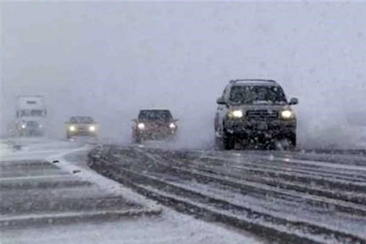 بارش برف و کولاک در تهران و البرز/ آبگرفتگی معابر در ۴ استان کشور