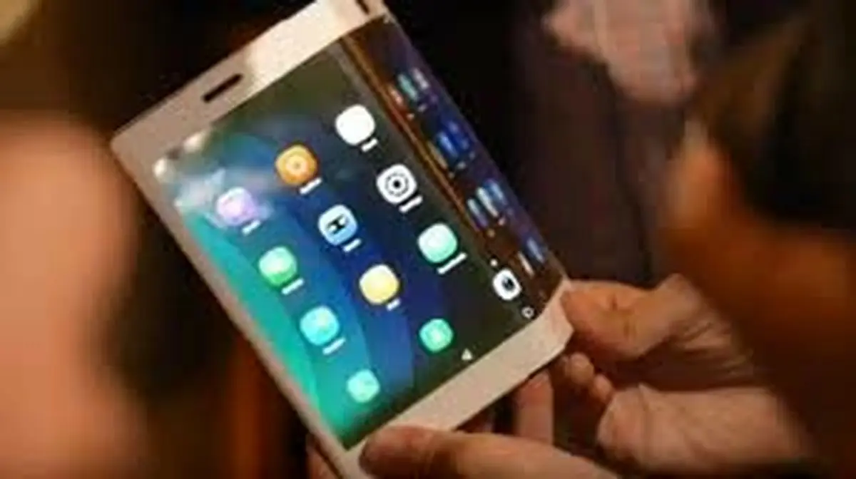 گوشی هوشمندی که از همه طرف تا می‌شود!