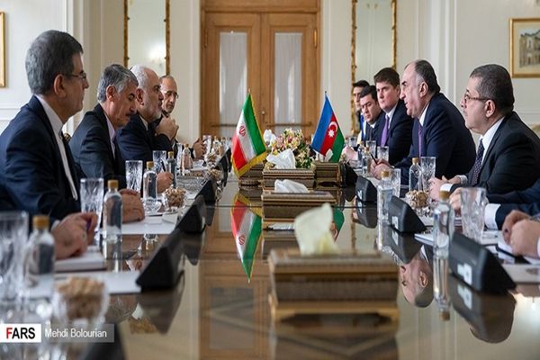 باکو: وزیر خارجه جمهوری آذربایجان با ظریف درباره «قره‌باغ» رایزنی کرد