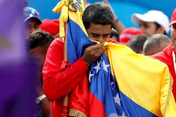 مادورو: آمریکا به خطوط انتقال برق حمله کرد/ لزوم مجازات جاسوس‌ها