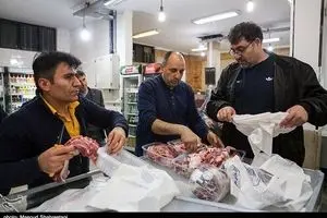 توزیع گوشت دولتی در میادین میوه و تره بار متوقف نشده است