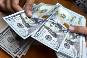 کاهش ۵۰ تومانی قیمت دلار در صرافی های بانکی/ نرخ الان: ۱۲۹۴۰ تومان