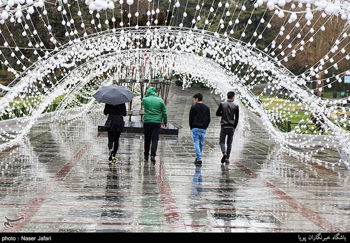 "عکس‌های نوستالژیک" در کف خیابان‌های ۲۲ منطقه تهران نقش می‌بندد