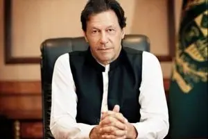 عمران خان تشکیل دولت موقت را در افغانستان راه حل صلح خواند