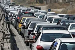 ترافیک سنگین در محورهای خروجی تهران/ اعلام چگونگی دریافت اطلاعات از وضعیت جاده‌ها