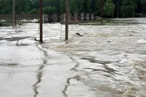 سیل آق‌قلا موجب اختلال در شبکه ارتباطی شده است