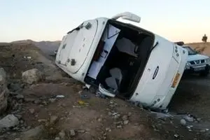 انحراف اتوبوس از مسیر ۱۹ مصدوم بر جای گذاشت