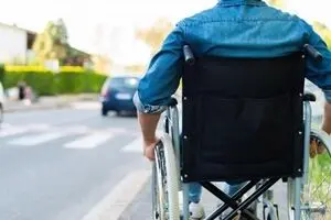 معلولان چگونه می‌توانند «کارت شناسایی معلولیت» را دریافت کنند؟