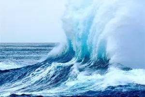 تشکیل موج‌هایی تا ارتفاع ۳ متر در خلیج فارس و دریای عمان طی ۴ روز پیاپی