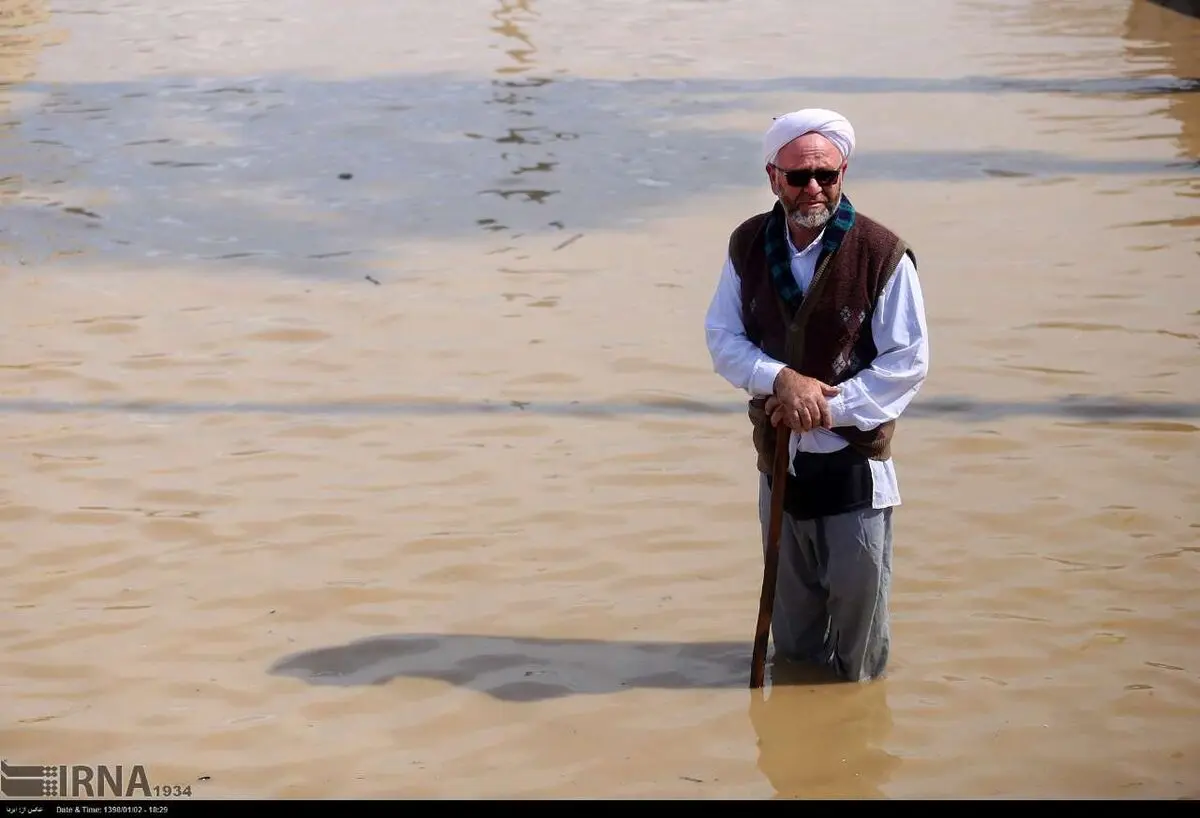 روزانه سه هزار بسته غذایی بین سیل زدگان توزیع می شود
