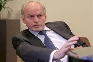 تاکید نماینده غیرنظامی ناتو بر حفظ دستاوردهای حقوق بشری در مذاکره با طالبان