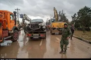 نجات معجزه‌آسای یک خانواده گرفتارشده در سیلاب شیراز توسط یگان ویژه