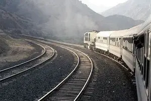 آمادگی راه آهن برای انتقال مسافران و خودرو‌های آسیب دیده در شیراز