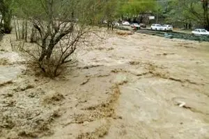 وقوع سیلاب و طغیان رودخانه‌ها در ۵ استان کشور/افراد در هنگام مسافرت تجهیزات زمستانی را به همراه داشته باشند