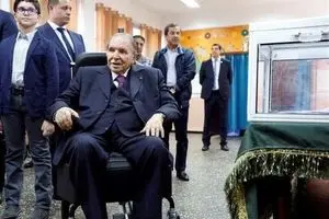حزب حاکم الجزایر درصدد تعیین جایگزین برای 