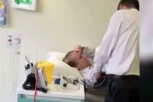 وزیر اطلاع رسانی پاکستان صحت بیماری نواز شریف را به چالش کشید