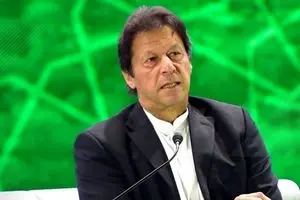 عمران خان: تنها راه نجات شریف و زرداری بازگرداندن اموال مردم است