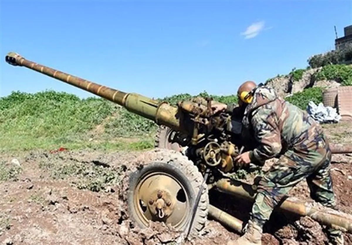 انهدام مخفیگاه‌ها و جنگ‌‌‌افزارهای تروریست‌های النصره در حومه حماه