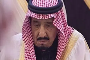 پادشاه سعودی برای شرکت در نشست سران اتحادیه عرب وارد تونس شد