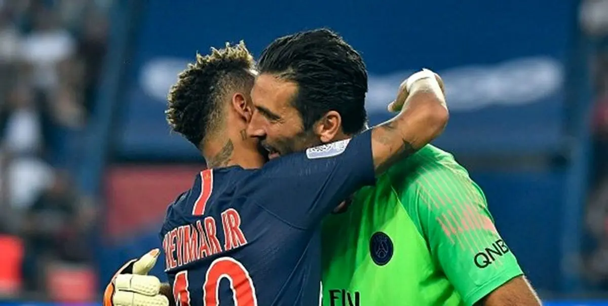 بوفون برای یک سال همکاری دیگر توافق کرد