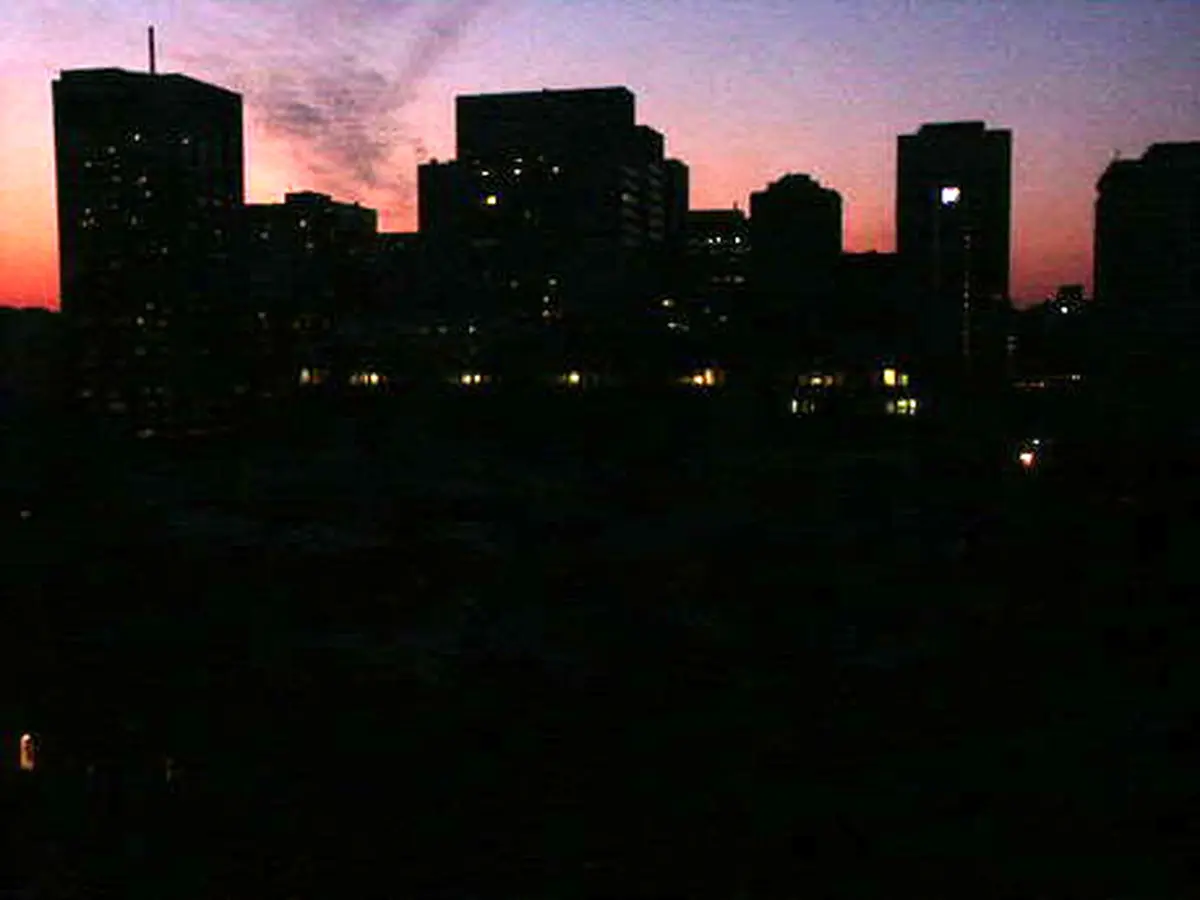 خاموشی میدان تاریخی حسن آباد و حر در ساعت زمین