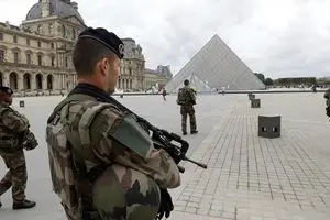 حمایت ۶۲ درصد فرانسوی‌ها از طرح مکرون برای تشکیل ارتش اتحادیه اروپا