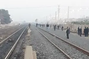 ریزش کوه قطار تهران-اهواز را متوقف کرد