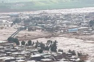 ستاد اجرایی فرمان حضرت امام(ره) در کنار سیل‌زدگان خوزستان