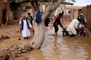 سیل در افغانستان به ۱۶۳ هزار نفر آسیب رسانده است