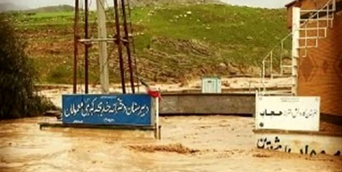 جزئیات تهیه کانکس درس در مناطق سیل‌زده/ برخی مدارس لرستان تا سقف زیر گِل و لای هستند