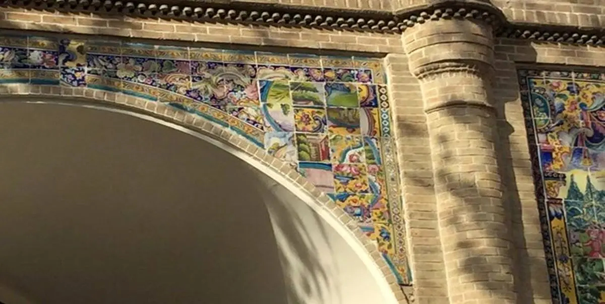کاشی‌کاری عمارت مسعودیه مربوط به ۴۰ سال قبل است