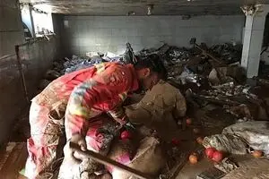 تصاویر/ امدادرسانی آتش‌نشانان تهرانی در مناطق سیل‌زده لرستان