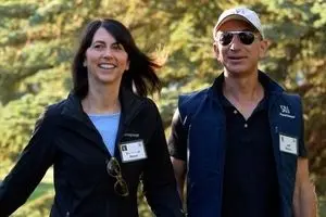 جف بزوس همچنان پولدارترین فرد جهان است