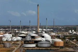 تقاضای پالایشگاه‌های نفت برای عرضه بیشتر اوپک پلاس