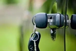 الزام به خودروسازان برای واگذاری اموال مازاد