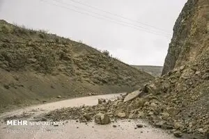 شهردار تهران واعضای شورای شهر به کمک سیل زدگان شتافتند