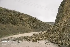 شهردار تهران واعضای شورای شهر به کمک سیل زدگان شتافتند