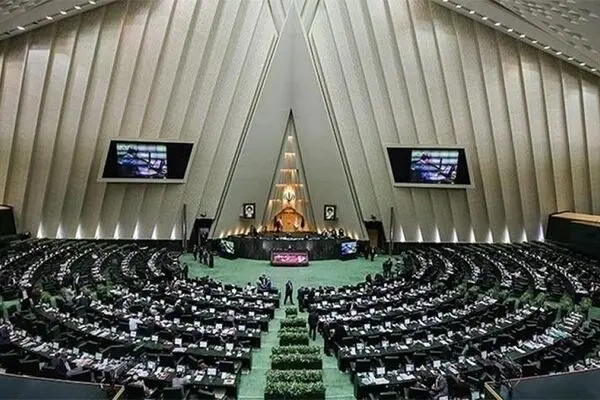 نگاهی به طرح افزایش «ظرفیت پالایشگاه‌ها» و ایرادات نمایندگان