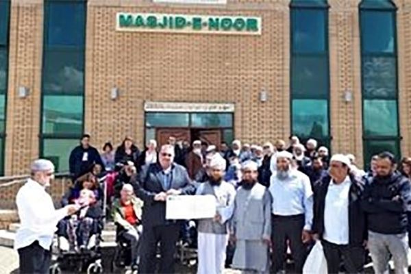 کمک ۸ هزار پوندی مسلمانان به مراکز پزشکی انگلیس