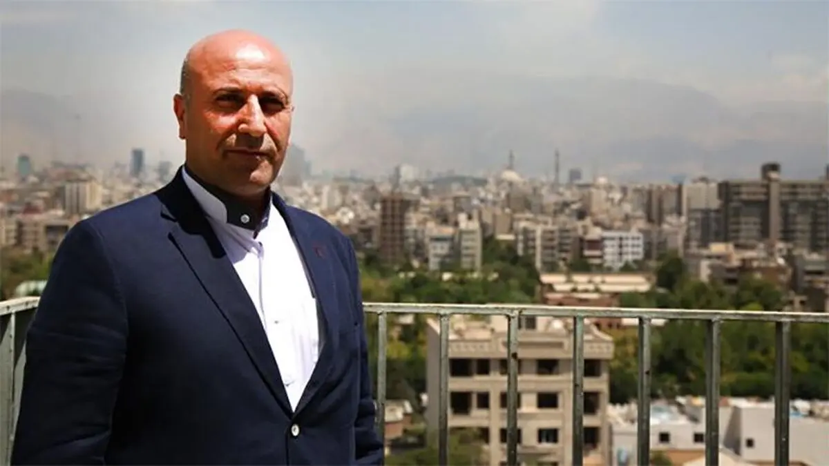 دلار ۴۲۰۰ تومانی کاغذ حذف شود، بازار آرام می‌گیرد