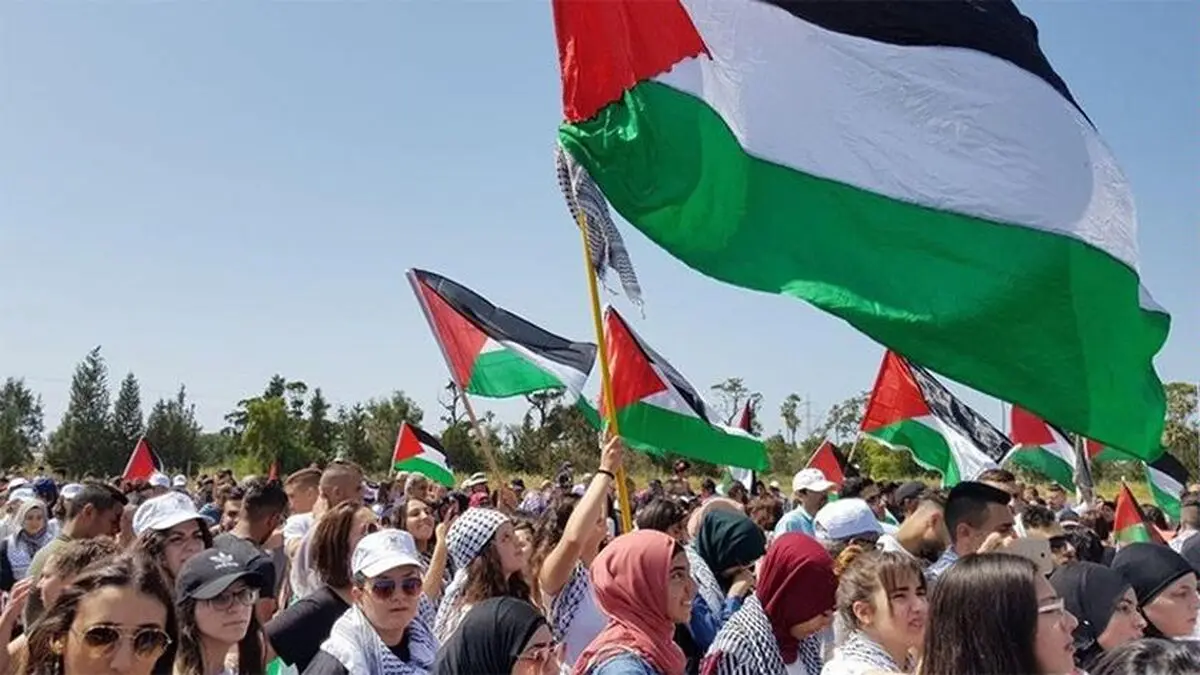 چه کسی جرأت فروش مقدسات را دارد؟