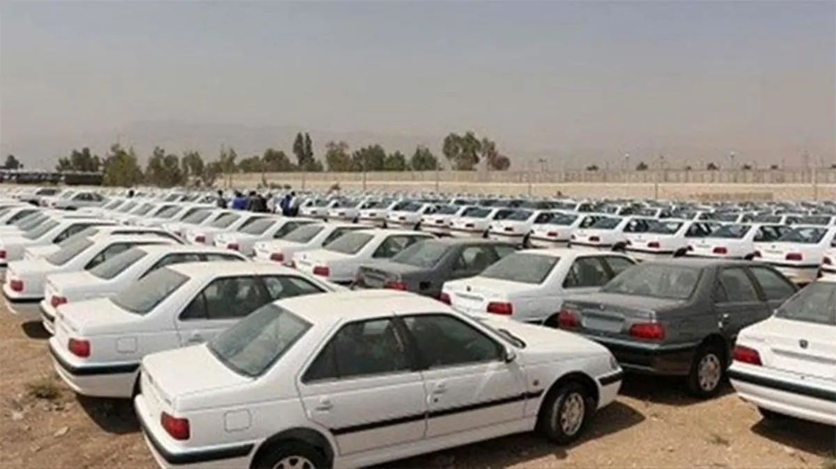 اگراحتکار خودروسازان اثبات شود، برخورد میکنیم