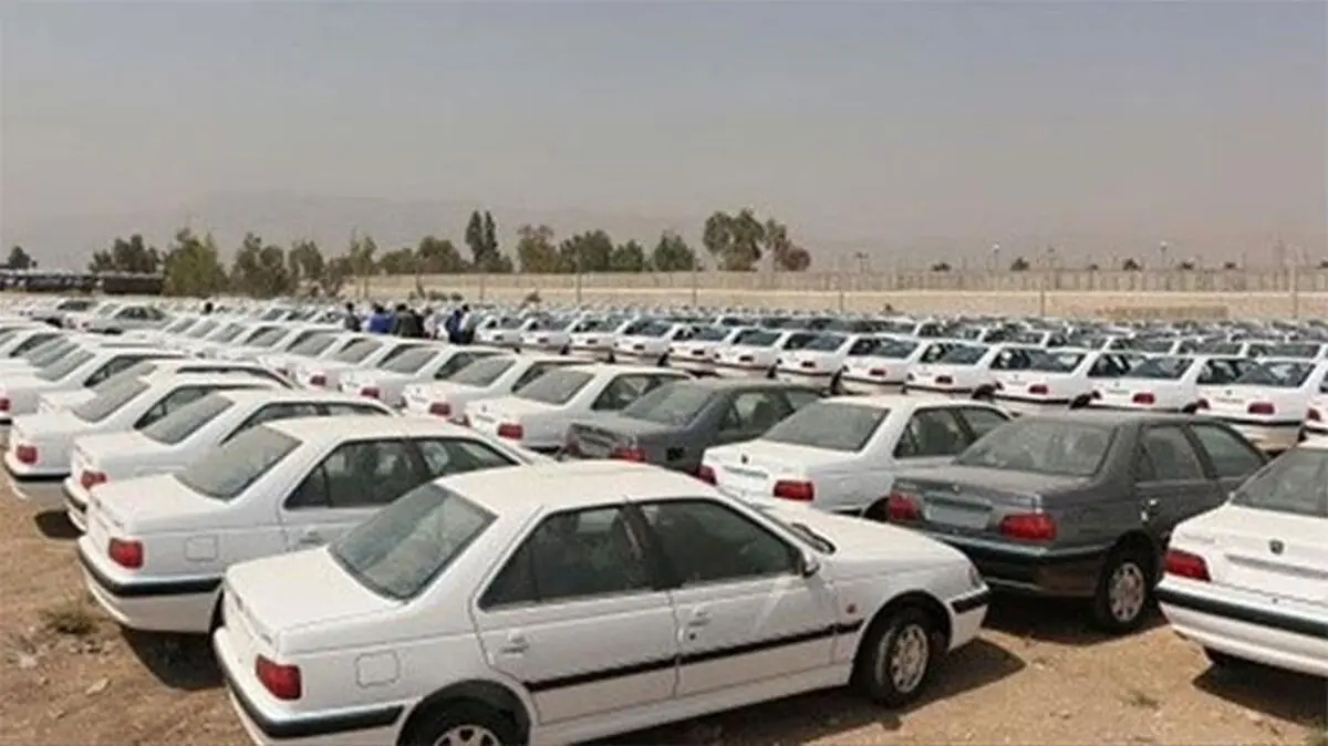 اگراحتکار خودروسازان اثبات شود، برخورد میکنیم